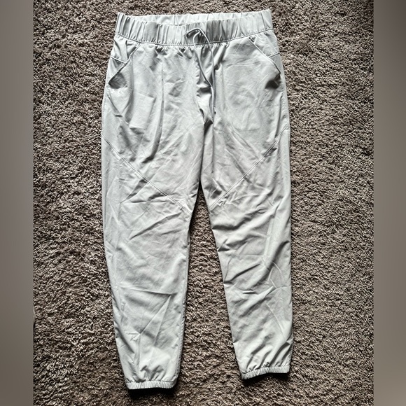 Under Armour loose joggers - Picture 1 of 3